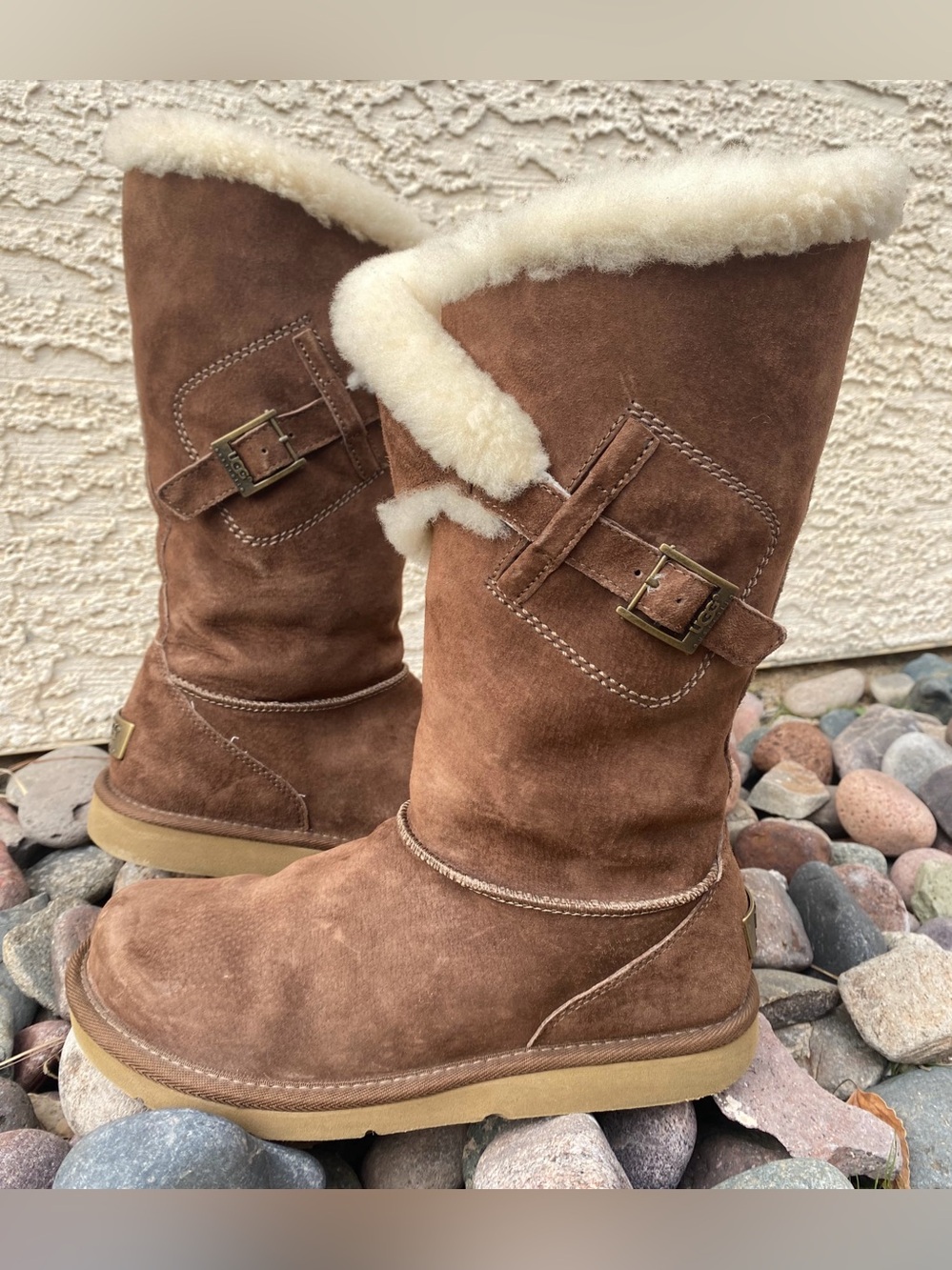 UGG Austrailia 5358 Messenger Pocket Sheepskin Winter Boots in Chocolate Cake